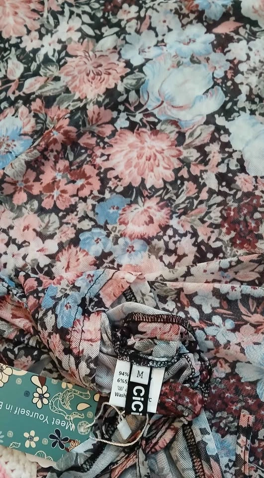 NEW Floral Sheer Long Sleeve Womans Medium Top - photo 4