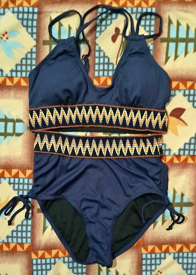 New 2 piece Swimsuit Womans Small