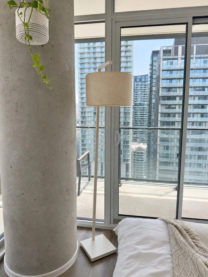 Structube Nilo Floor Lamp – 180cm, Like New