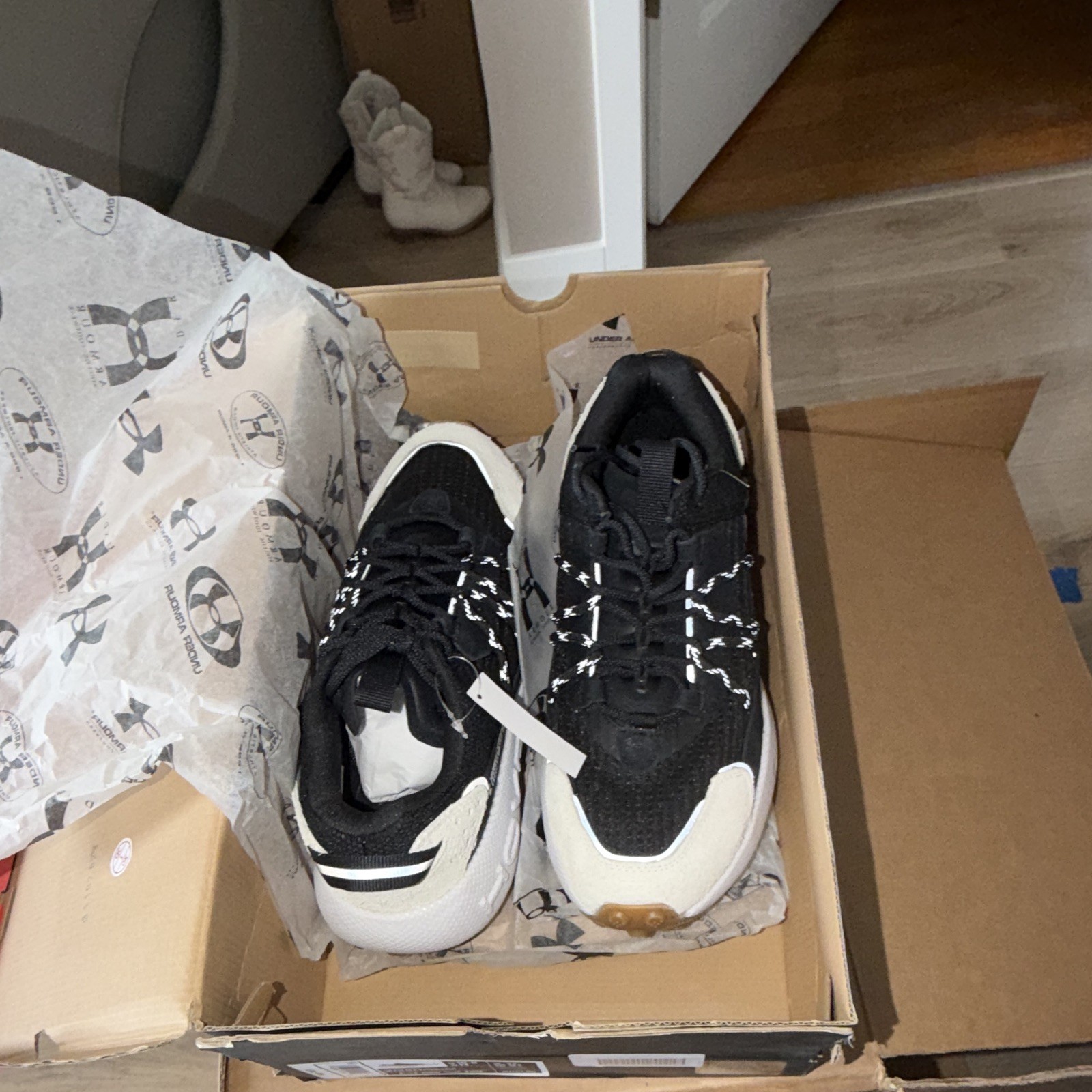 Under Armour Fat Tire Venture Pro HOVR Sneakers