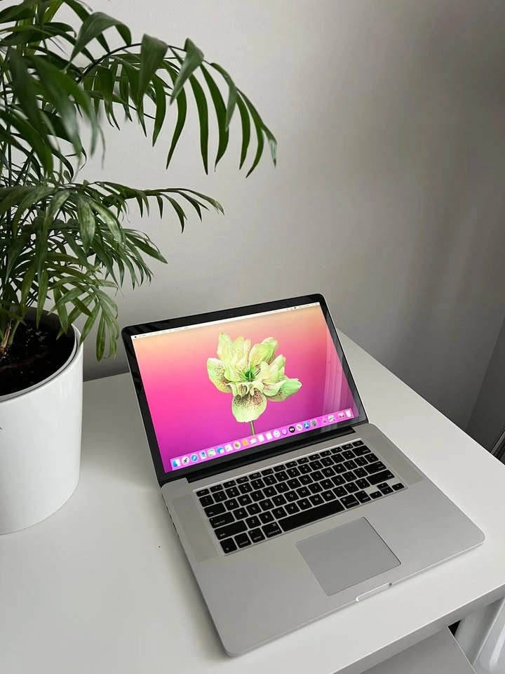 15" Macbook Pro i7 2.7Ghz/16GB Ram/512GB Storage - photo 2