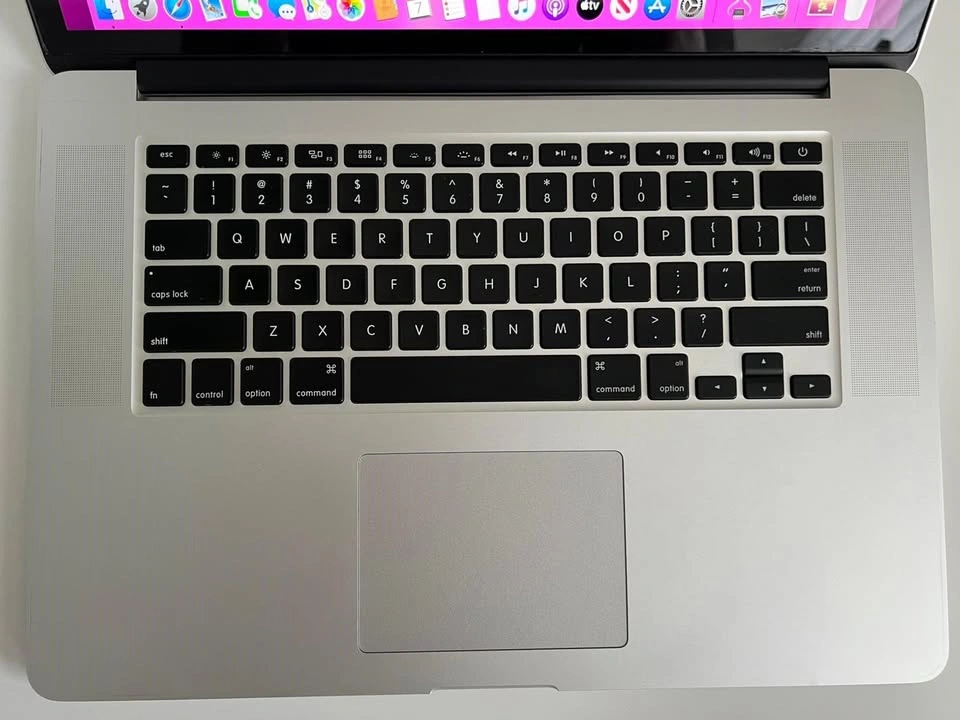 15" Macbook Pro i7 2.7Ghz/16GB Ram/512GB Storage - photo 4