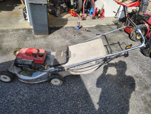 HONDA LAWNMOVER HRA214