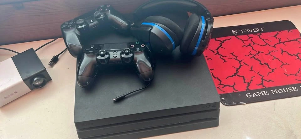 PS4 Slim Bundle – 2 Controllers + Headset – Great Condition
