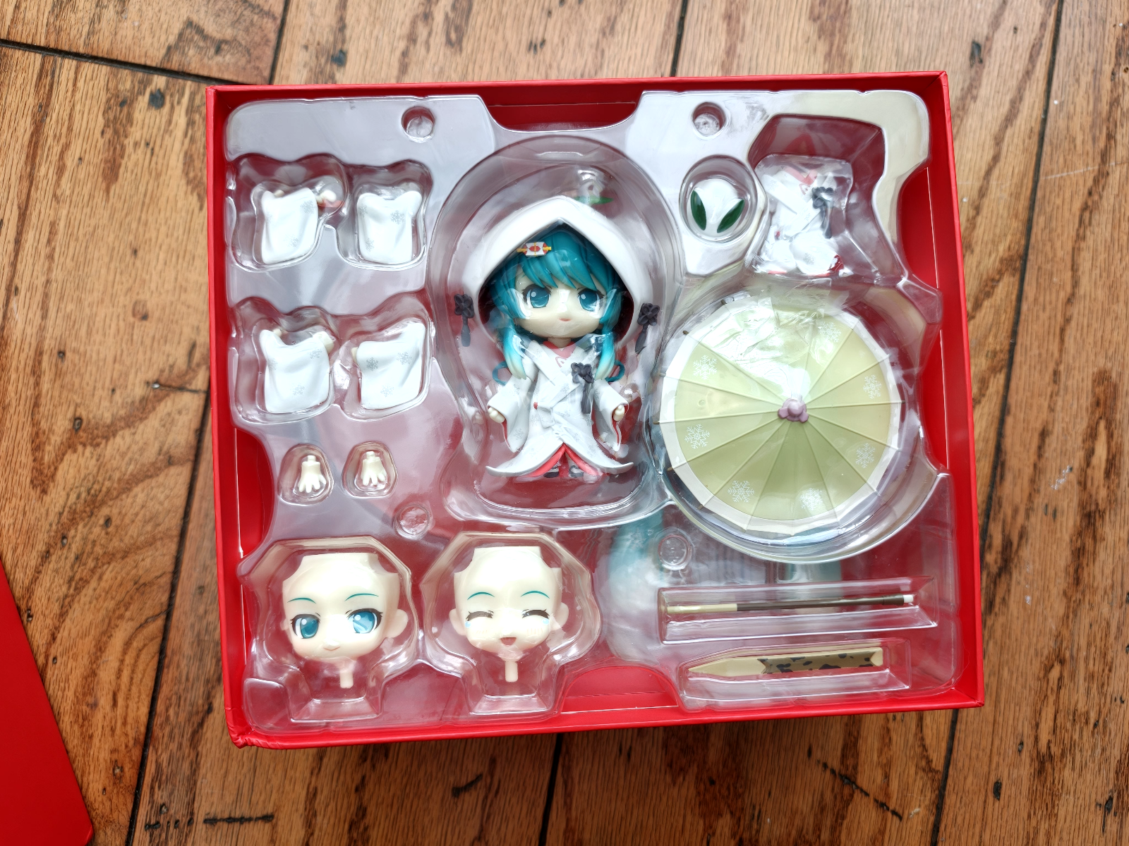 [OPEN BOXED] Hatsune Miku Strawberry White Kimono anime figure