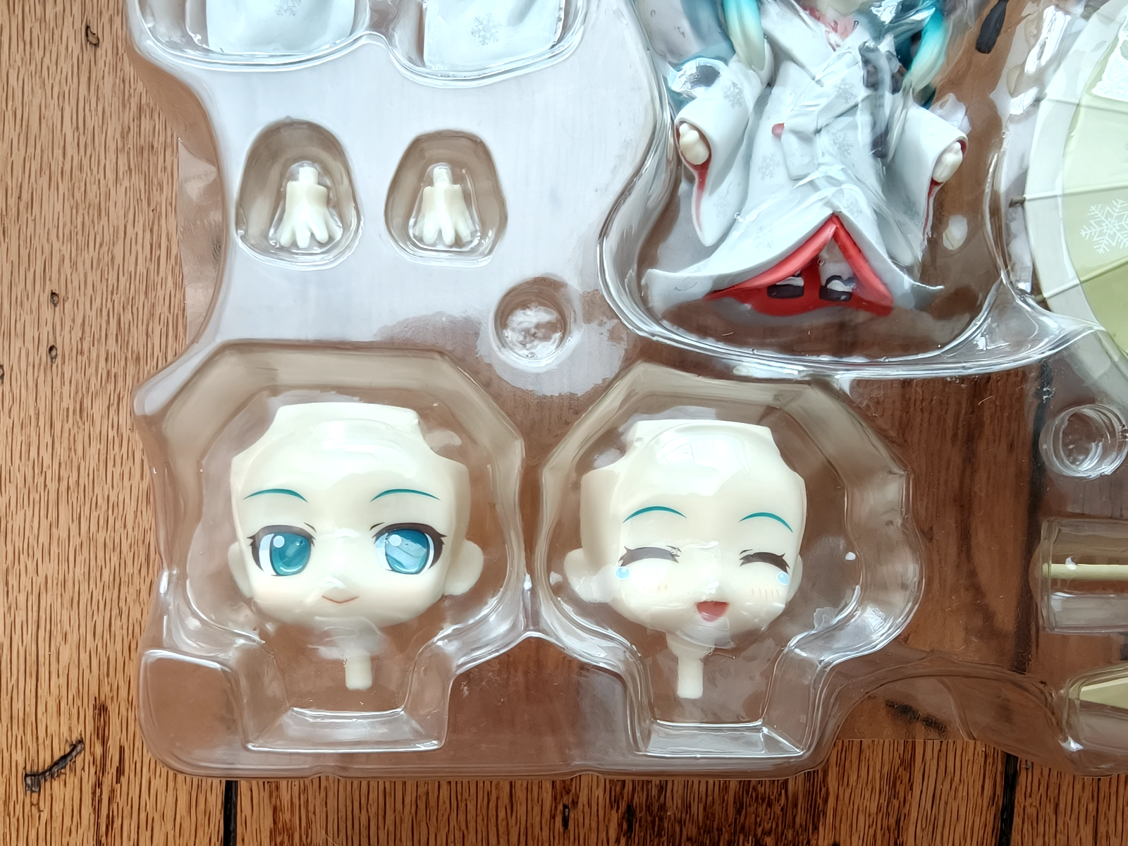 [OPEN BOXED] Hatsune Miku Strawberry White Kimono anime figure - photo 4