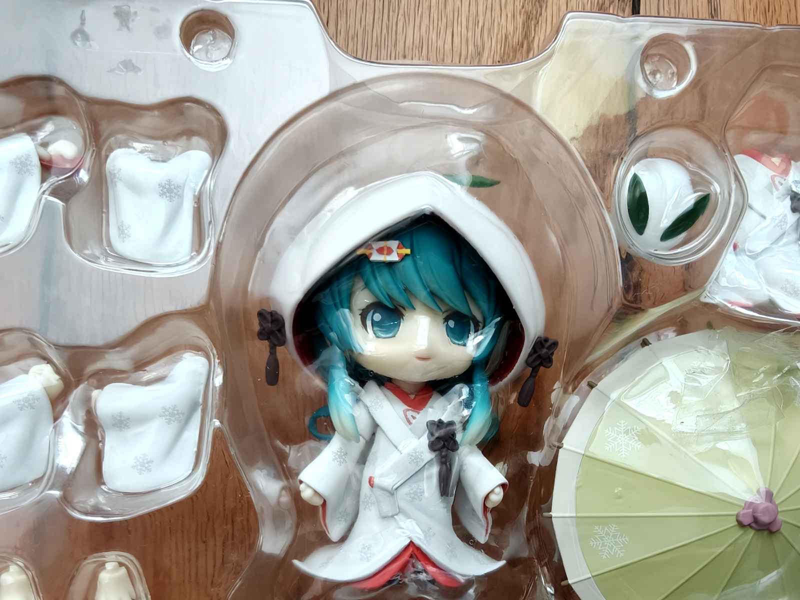 [OPEN BOXED] Hatsune Miku Strawberry White Kimono anime figure - photo 5