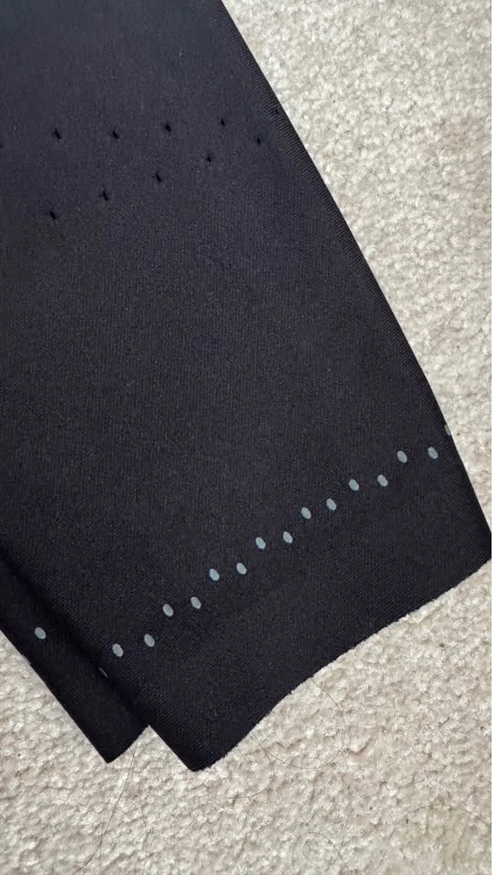 Lululemon High-Rise Vented Tight - Black - Size 4 - MINT - photo 2