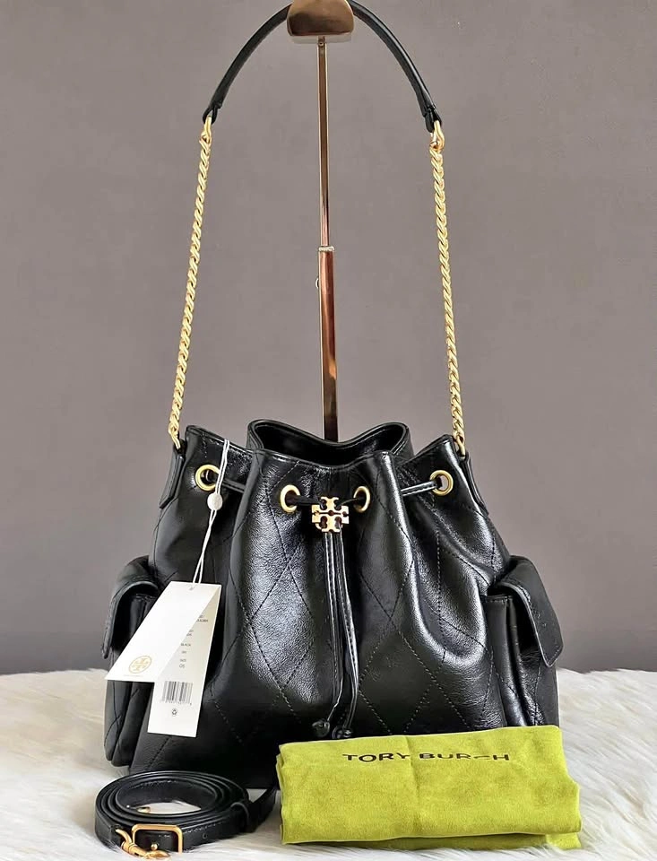 FOR SALE ✨ Brand new Tory Burch Charlie Quilted Drawstring Shoul