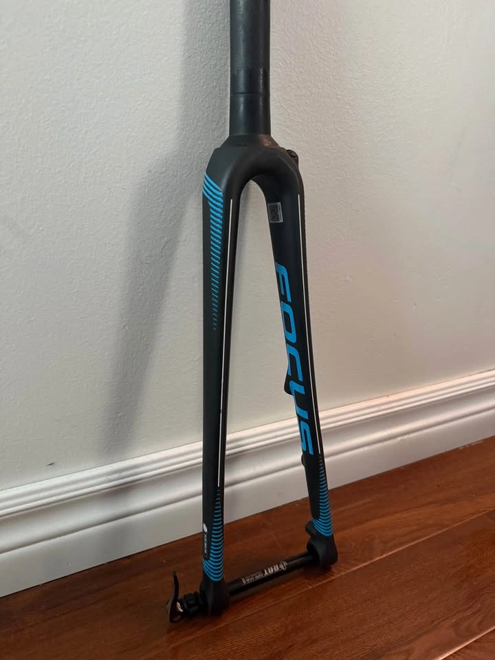 Carbon fork for road bike 1 1/8 tapered - photo 3