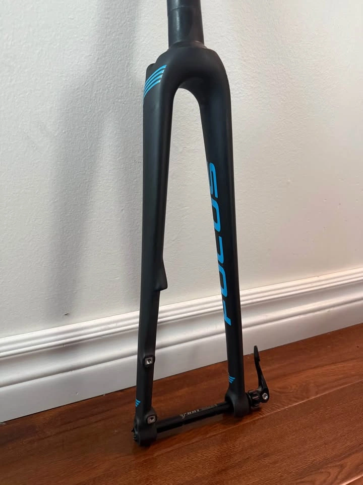 Carbon fork for road bike 1 1/8 tapered - photo 4