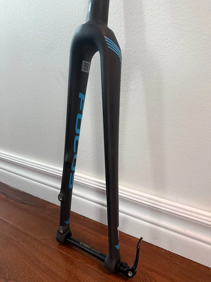 Carbon fork for road bike 1 1/8 tapered - photo 5