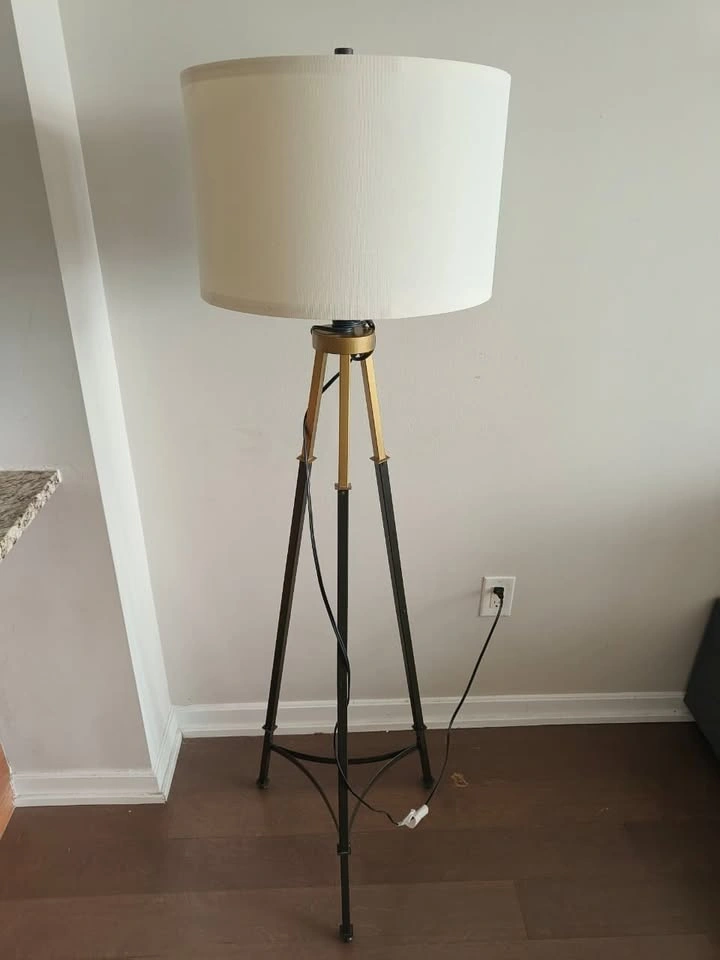 Moving out sale - Multiple items - photo 2