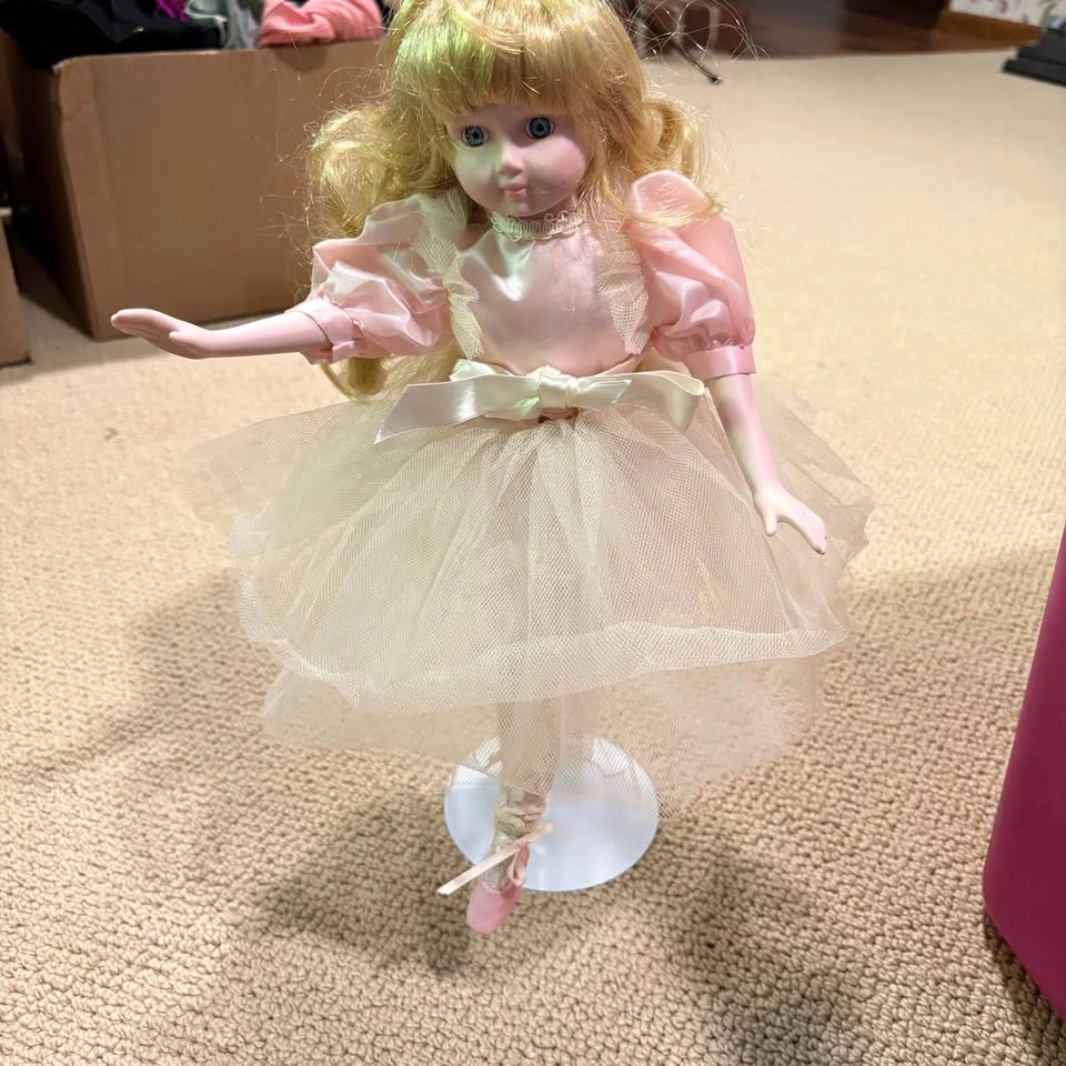 Porcelain Poseable Ballerina Doll (1989 House of Lloyd)