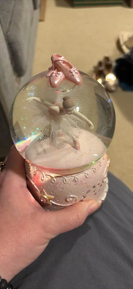 Ballerina Snow Globe with LED Lights & Swan Lake Melody - photo 4
