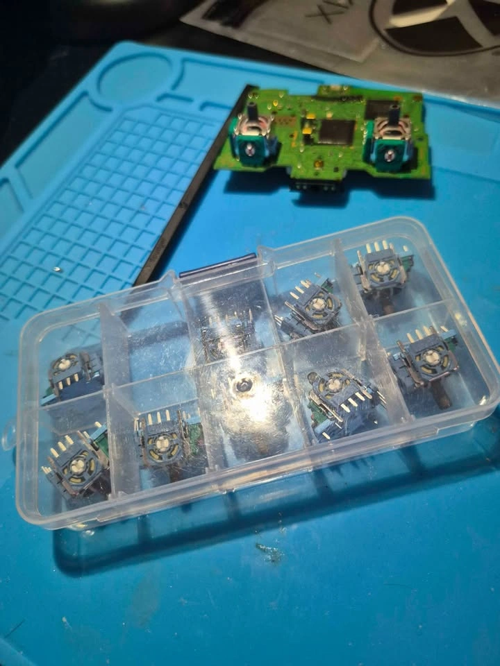 Replacement Joysticks / TMR Modules (PS5 & Xbox) - photo 2