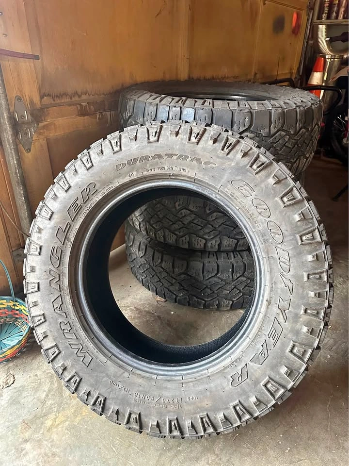 Goodyear Duratrac LT275/65R18 Tires - Set of 4