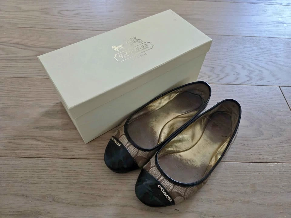 Size 7.5 women's flats