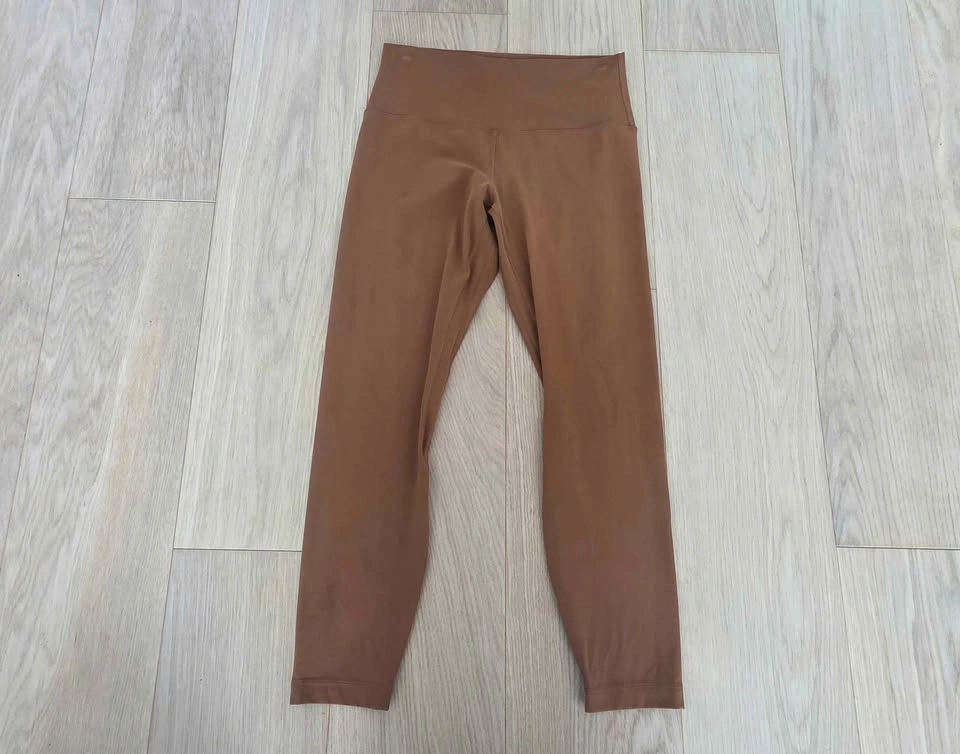 Size 8 Lululemon Align HR leggings - 25 inch