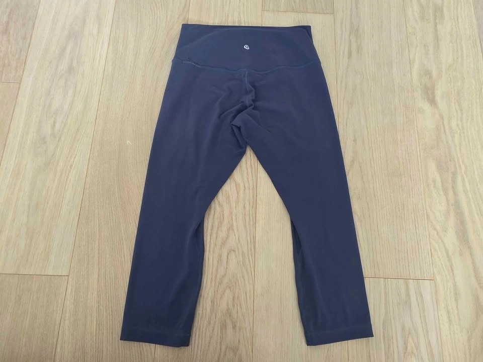 Size 8 Lululemon Align HR leggings - 21 inch inseam - photo 2