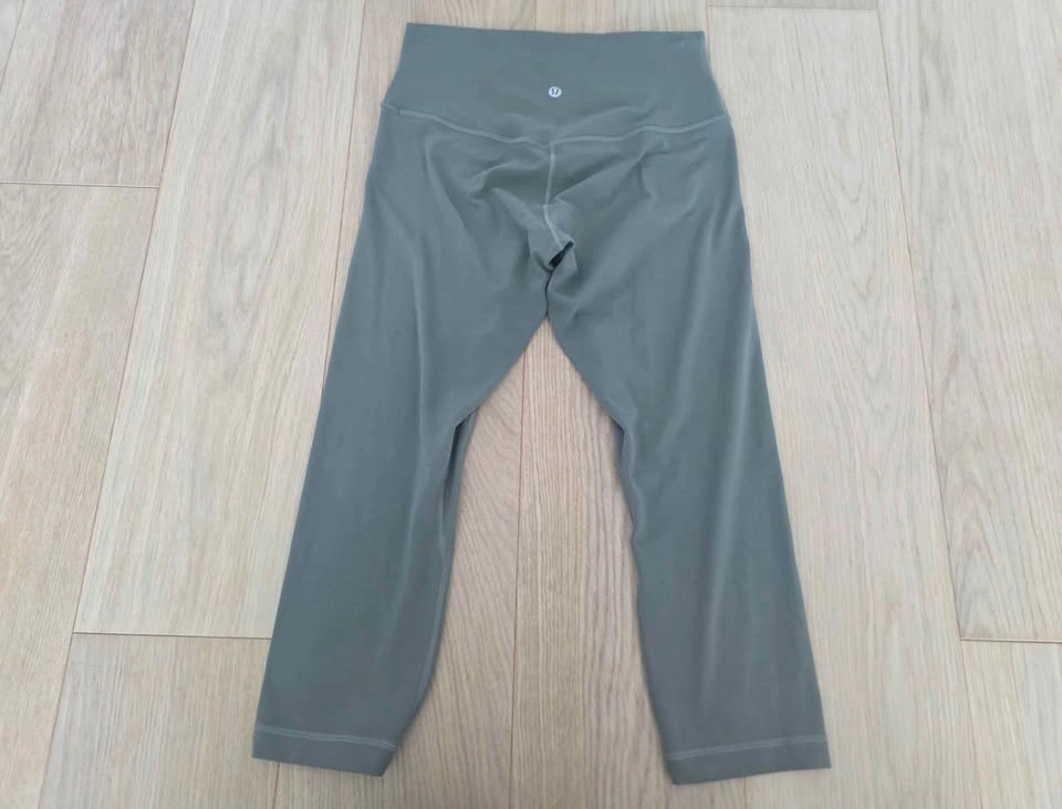 Size 8 Lululemon Align HR leggings - 21 inch inseam - photo 4