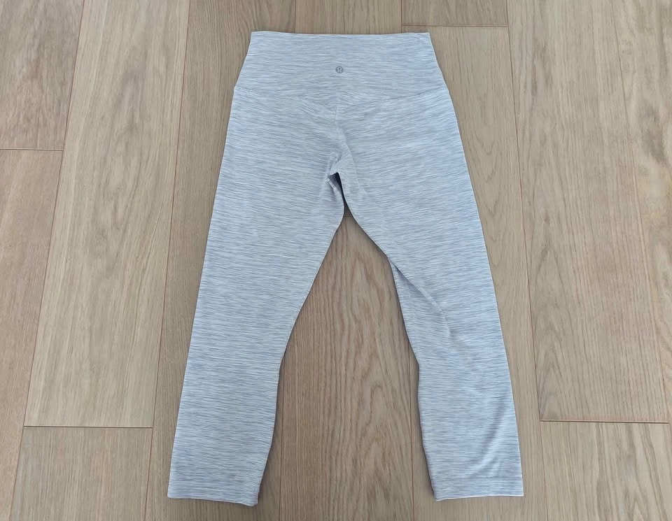 Size 8 Lululemon Align HR leggings - 21 inch inseam - photo 5