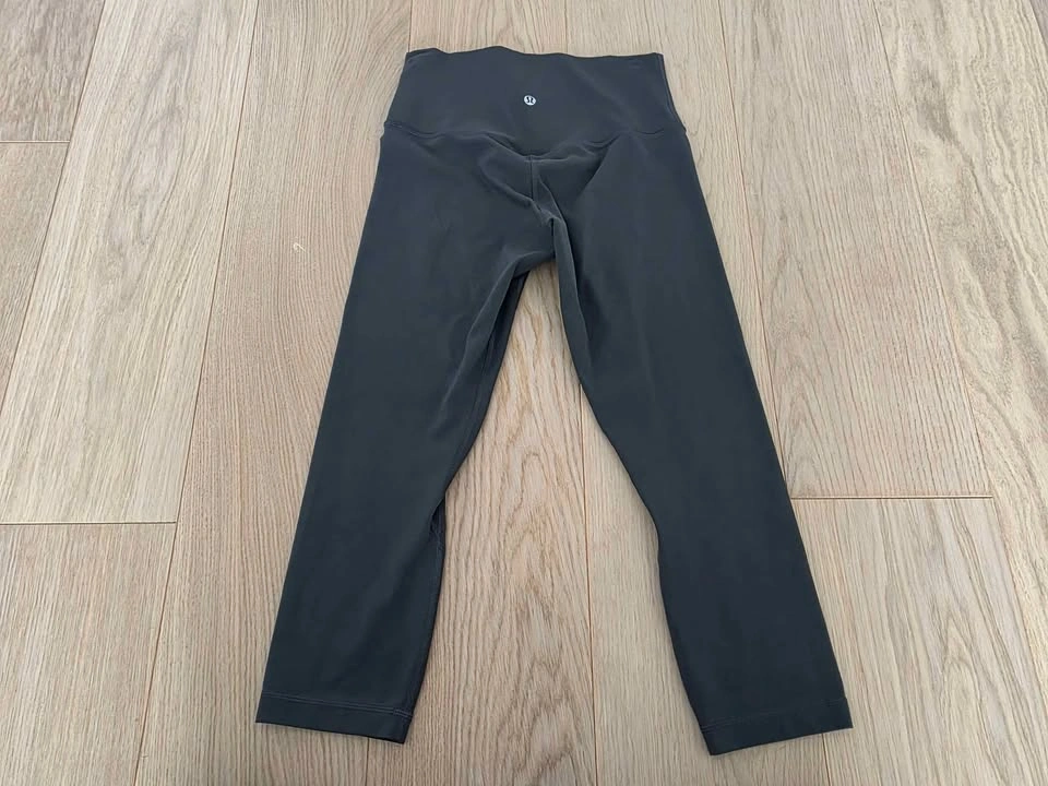 Size 6 Lululemon Align HR leggings - 21 inch inseam - photo 2