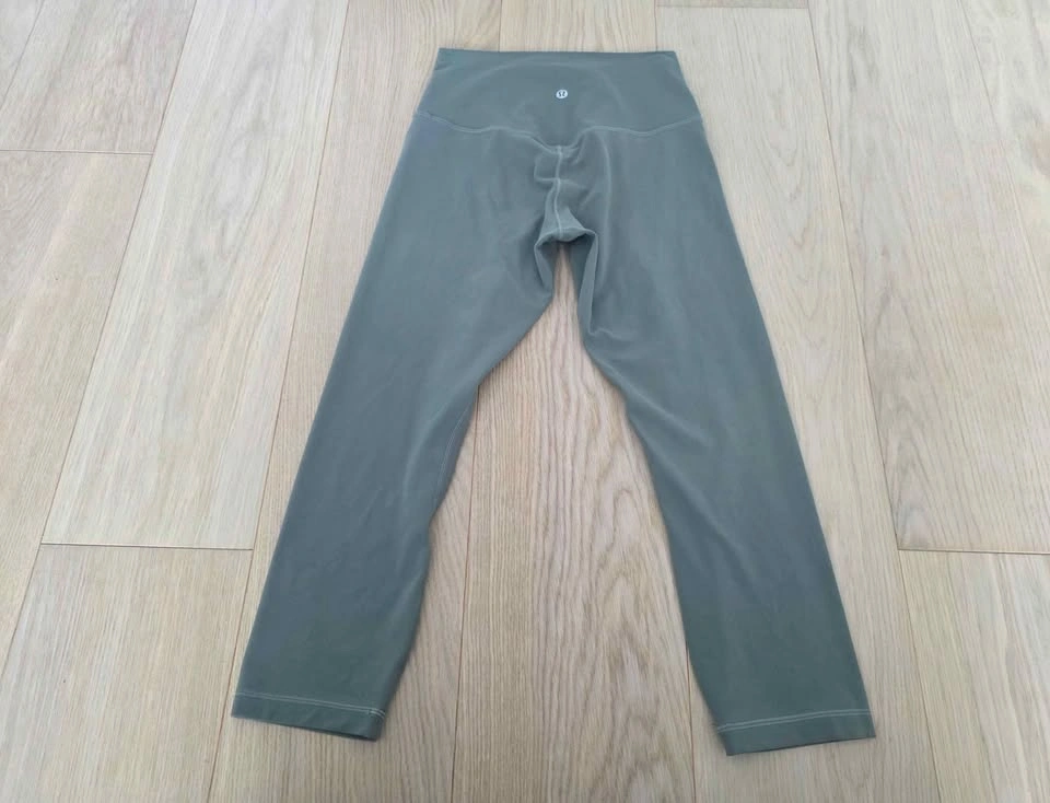 Size 6 Lululemon Align HR leggings - 21 inch inseam - photo 3