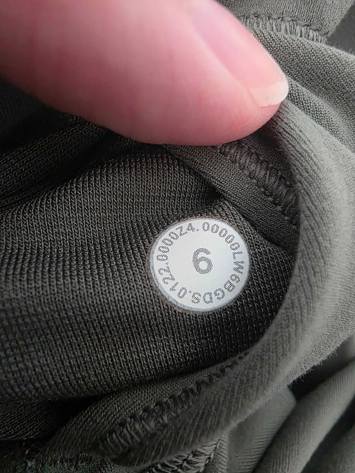 Size 6 Lululemon Align HR leggings - 21 inch inseam - photo 4