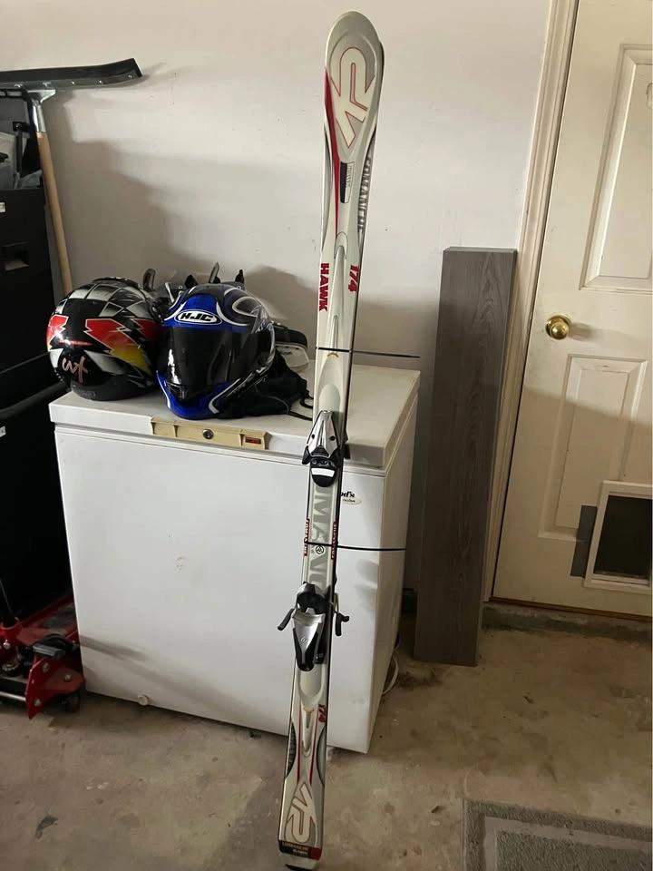 Snow Skiis