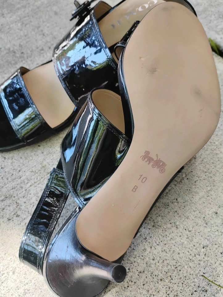 Patent leather shoes - photo 3