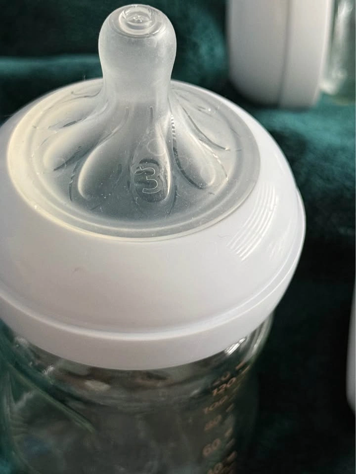 Philips Avent 4oz Baby Bottles - Glass & Plastic - photo 2