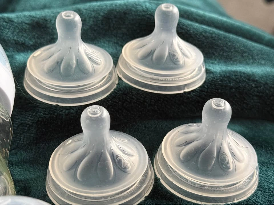 Philips Avent 4oz Baby Bottles - Glass & Plastic - photo 4