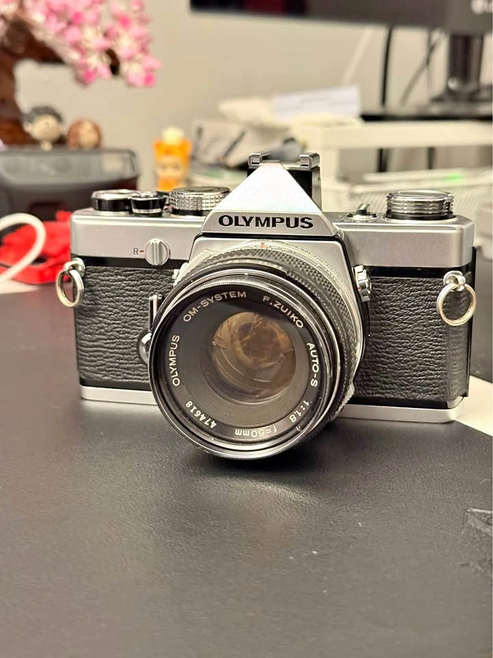 Olympus OM-1 Film Camera F.Zuiko 50mm 1.8 Lens