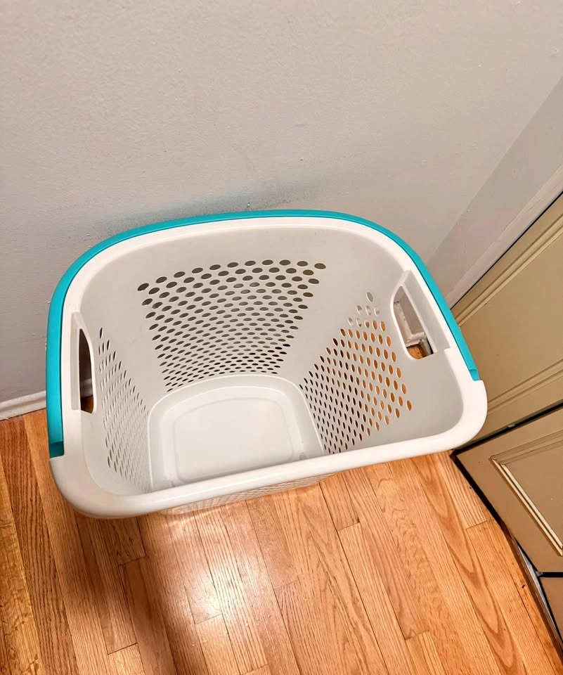 Laundry Hamper with Wheels and Pop-up Handle, White