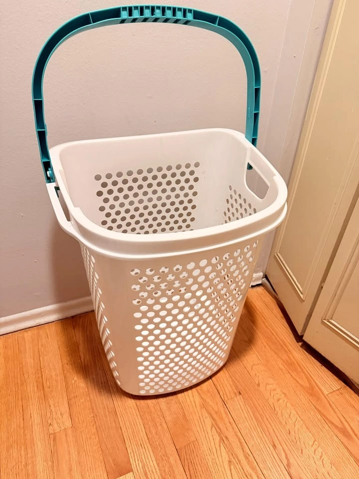 Laundry Hamper with Wheels and Pop-up Handle, White - photo 3