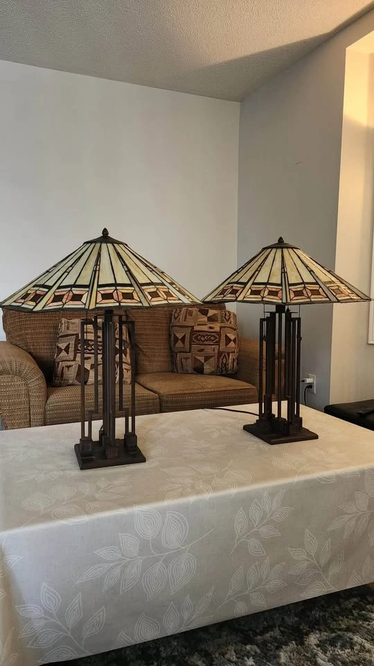 Mission-Style Stained Glass Table Lamps - Pair - photo 3