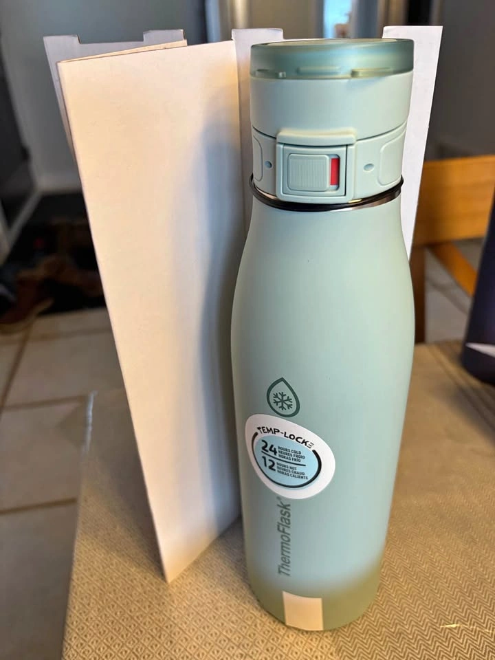 Brand New Thermo Flask 740ml Water Bottle