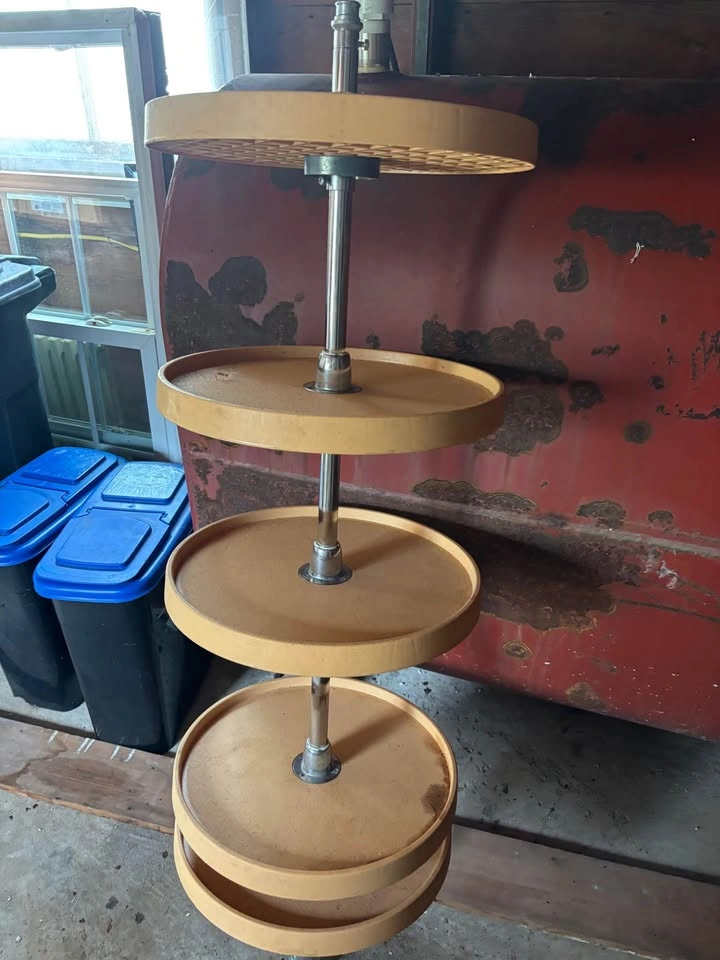 Rotating adjustable shelves for store - photo 2