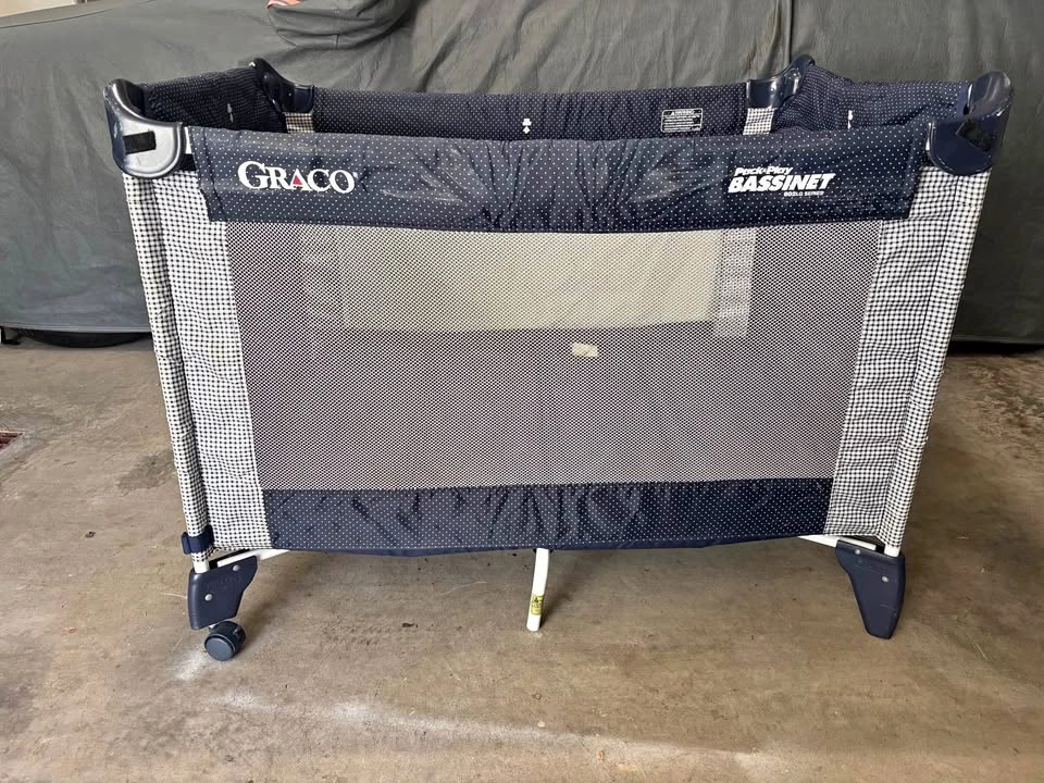 Portable Graco Crib