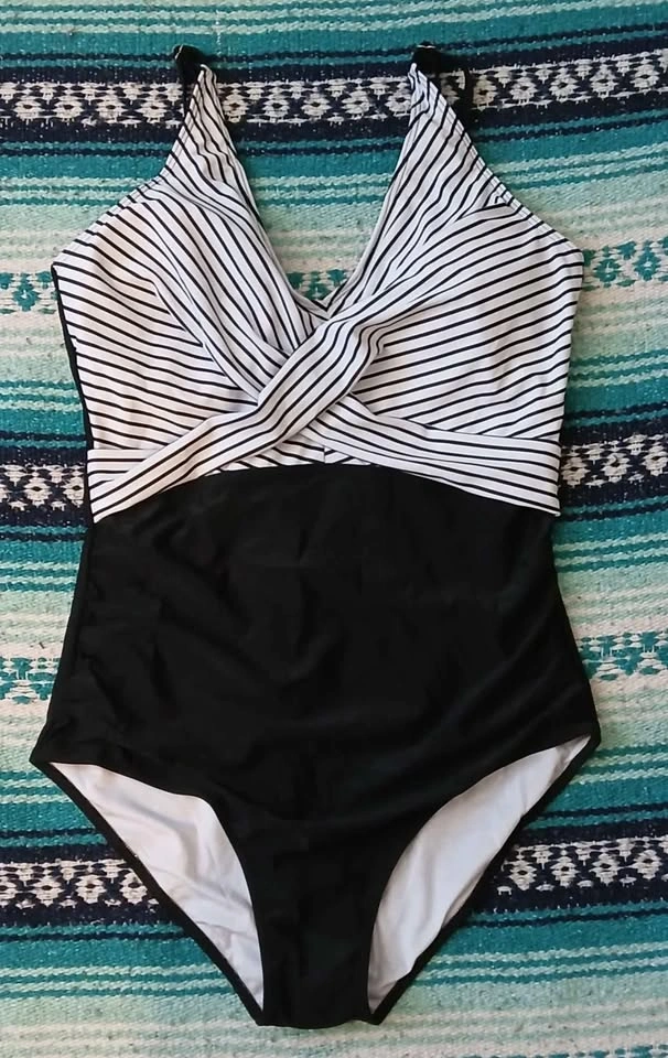 New Black and White XL Woman's One Piece Swimsuit - photo 4
