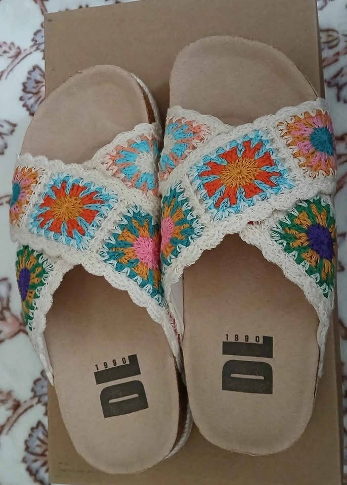 New Size 6 Womans Crochet Sandals - photo 2
