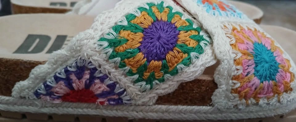 New Size 6 Womans Crochet Sandals - photo 3