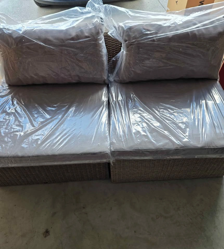 Brand new set of 6 chairs conversation set. 4 beige, 2 grey. Ass - photo 3