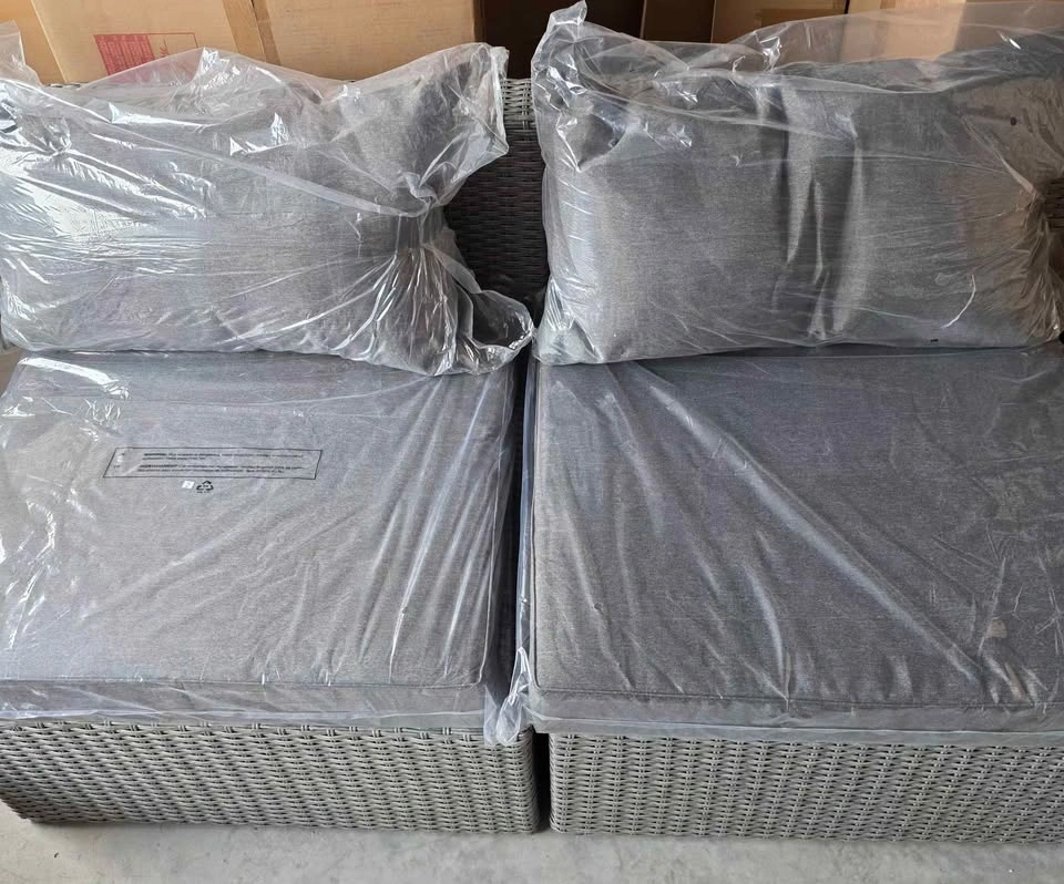 Brand new set of 6 chairs conversation set. 4 beige, 2 grey. Ass - photo 4