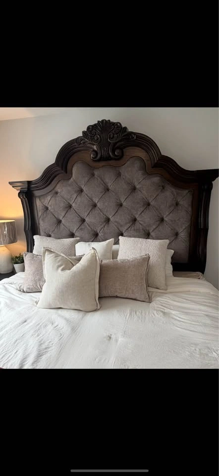 Ashley King Bed Frame, 2 Dressers, Mirror Dresser