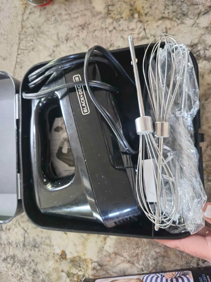 Black&Decker Hand Mixer - photo 2