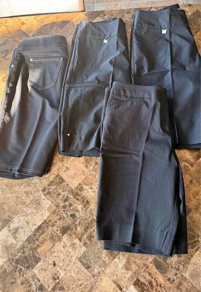 Black Shorts Capris Lot Size 12 Cleo Petites S.C.&CO.