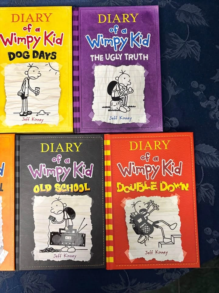 Diary of a Wimpy Kid book set 11 books - photo 5