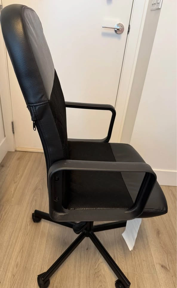 Black Office Chair - photo 4